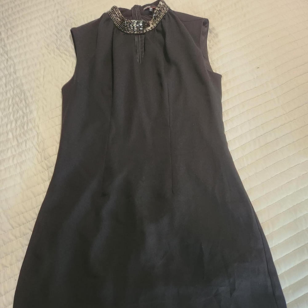 Black midi length dress w/ bead embroidered collarSize:LARGE